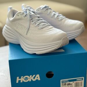 Hoka W Bondi 8 (BRAND NEW)